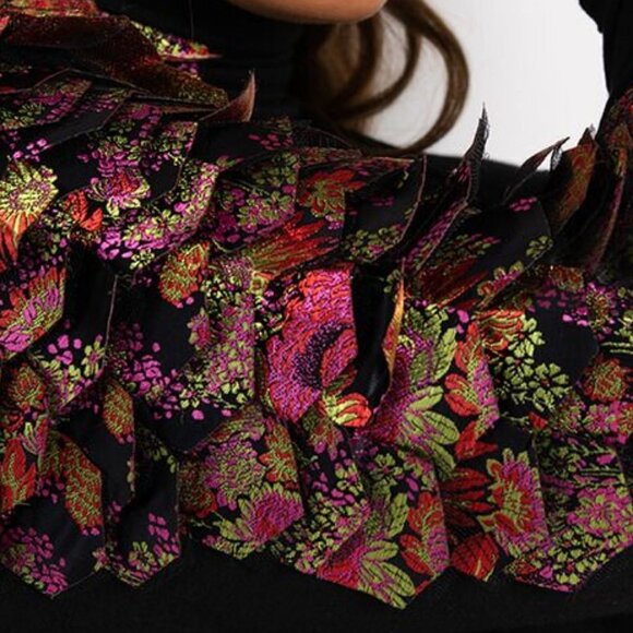 PLUS ANASTASIA BROCADED TO THE  SCALE TOP  ( BRAND NEW !!!! ) - Picture 3 of 8